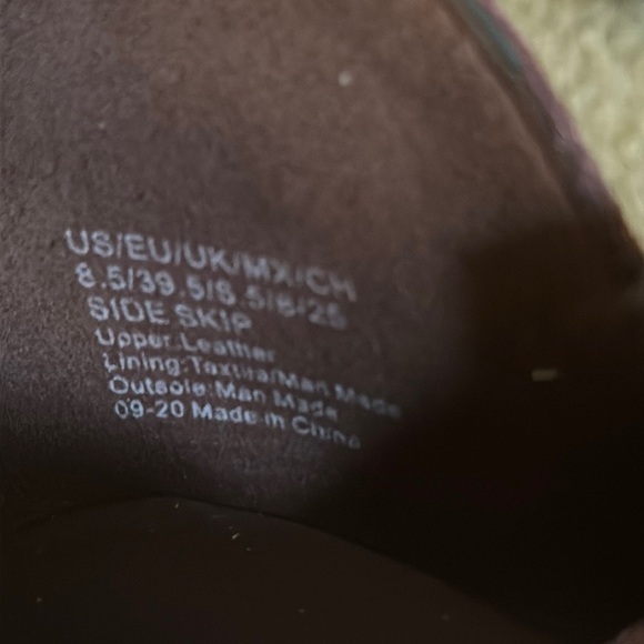 Reaction Kenneth Cole side 8.5 Side Skip Terracotta Red Suede Boots Booties - Picture 12 of 13